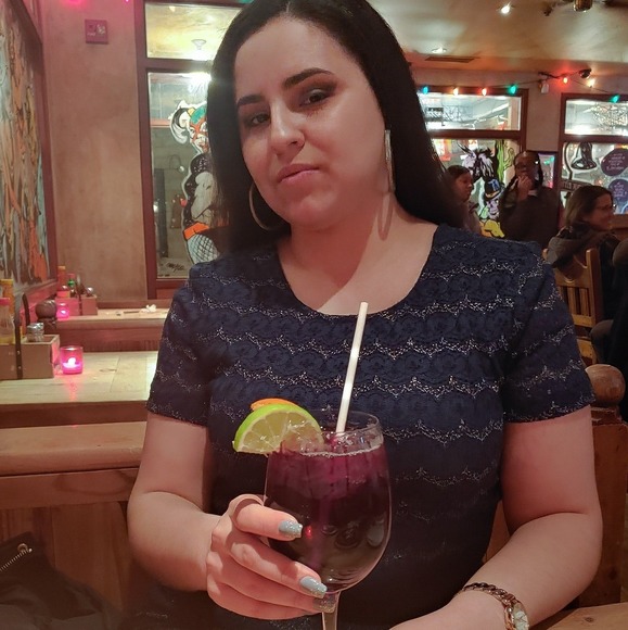 Meet your Posher, Lili - Picture 1 of 1